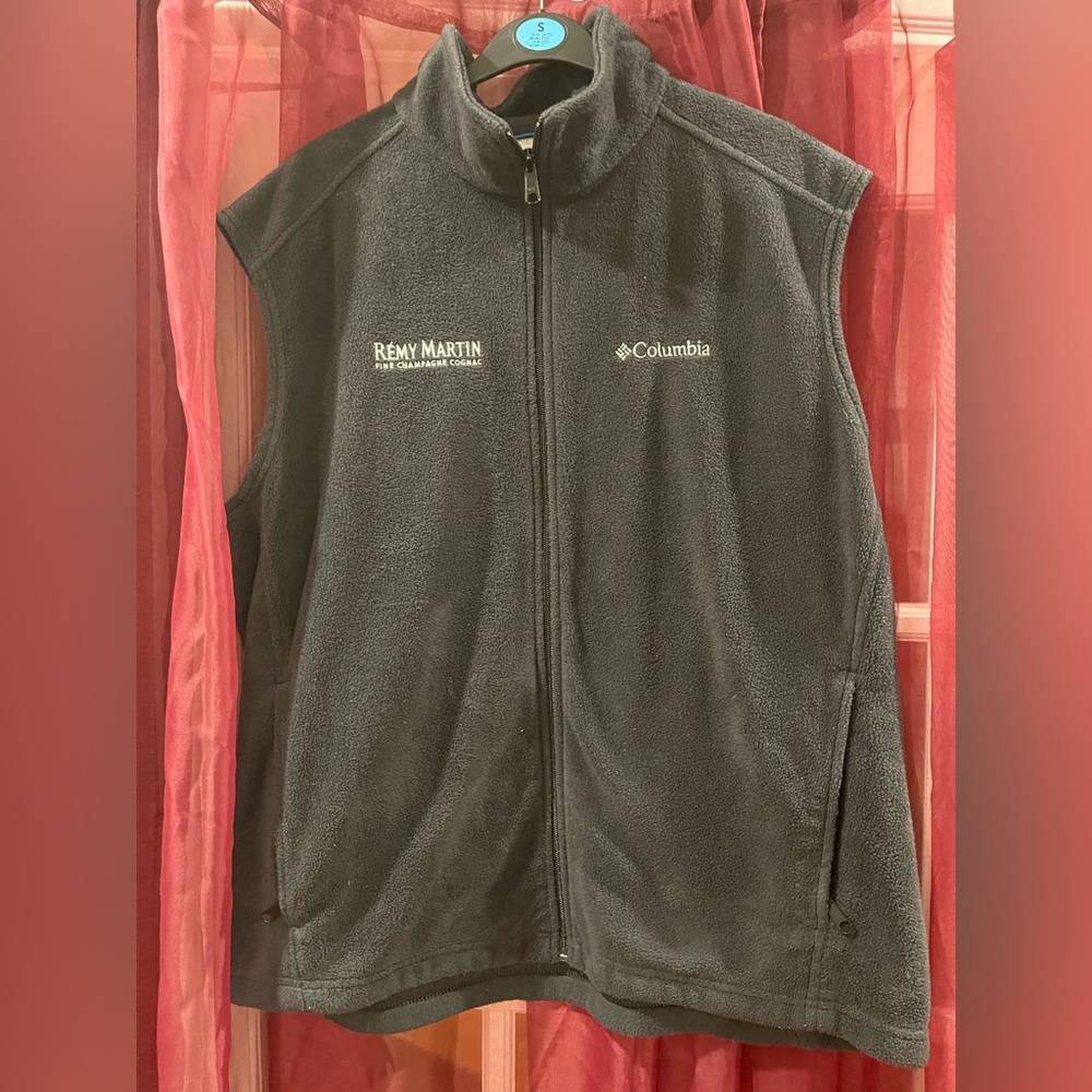 Rent Martin Colombia Vest